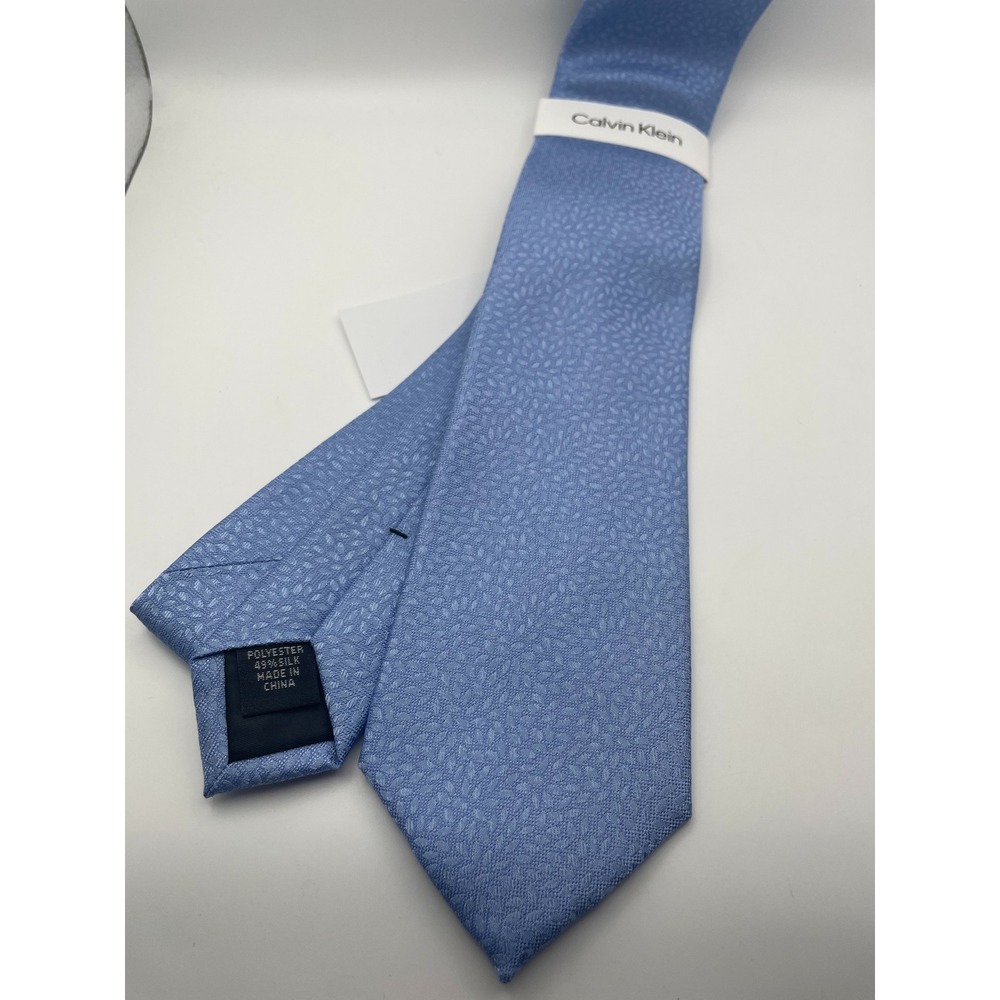 Calvin Klein Mens Light Blue Silk Blend Textured Classic Necktie CK21100187 NWT